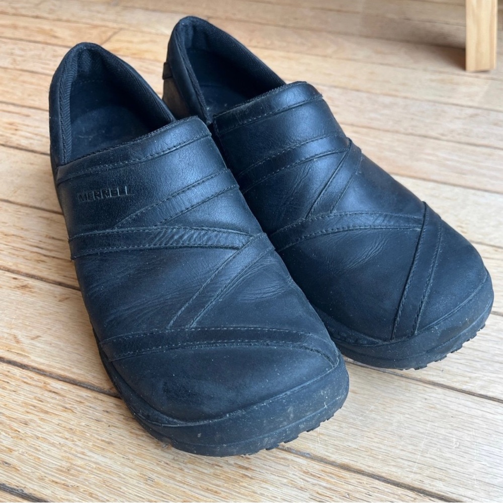 Merrell slip resistant moc shoes